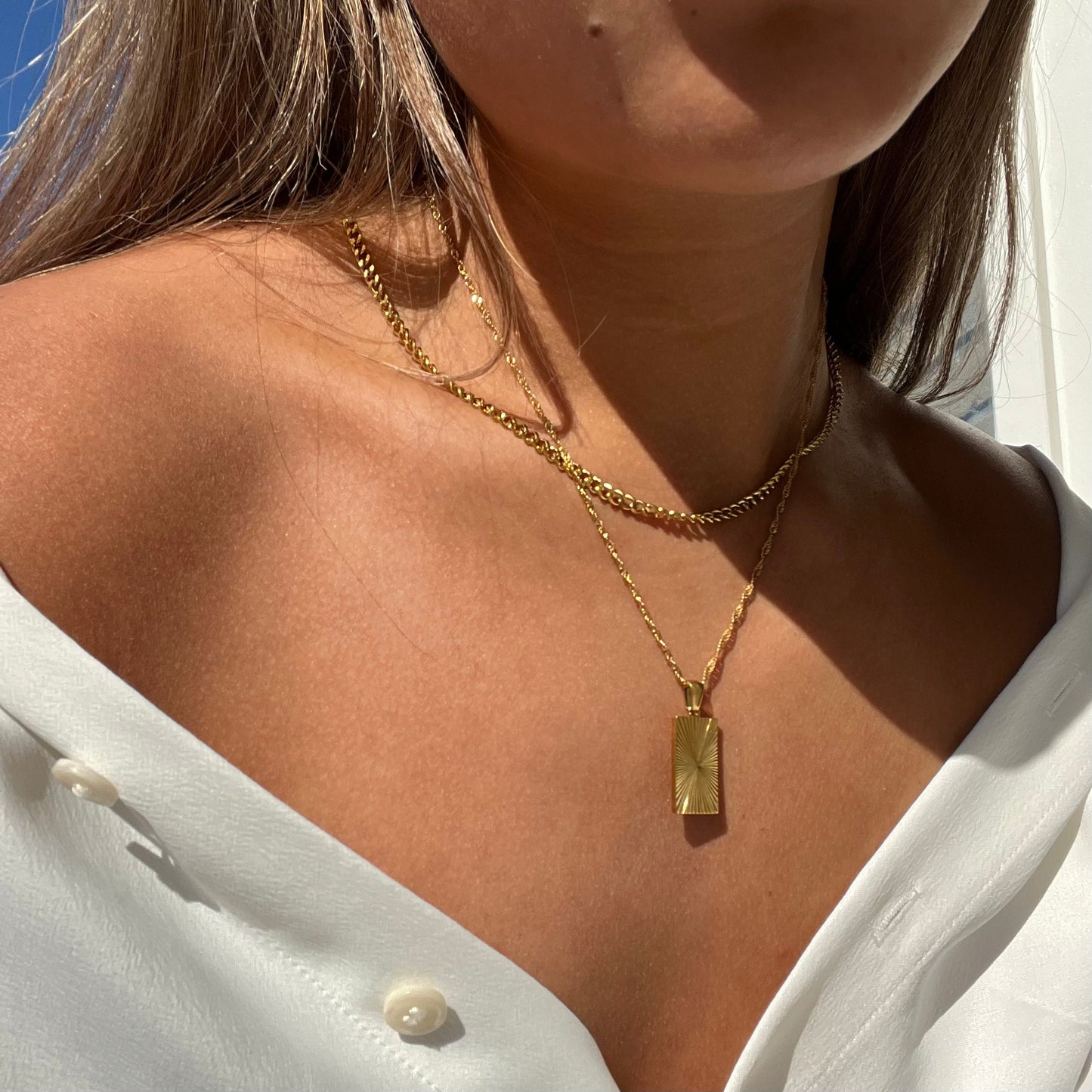 Taiyo - Collana con Ciondolo Rettangolare Oro Raggiato