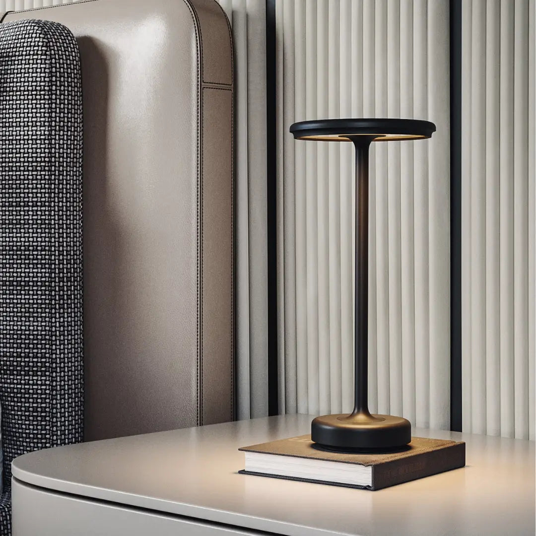 Futura - Lampada da Tavolo Ricaricabile in Alluminio