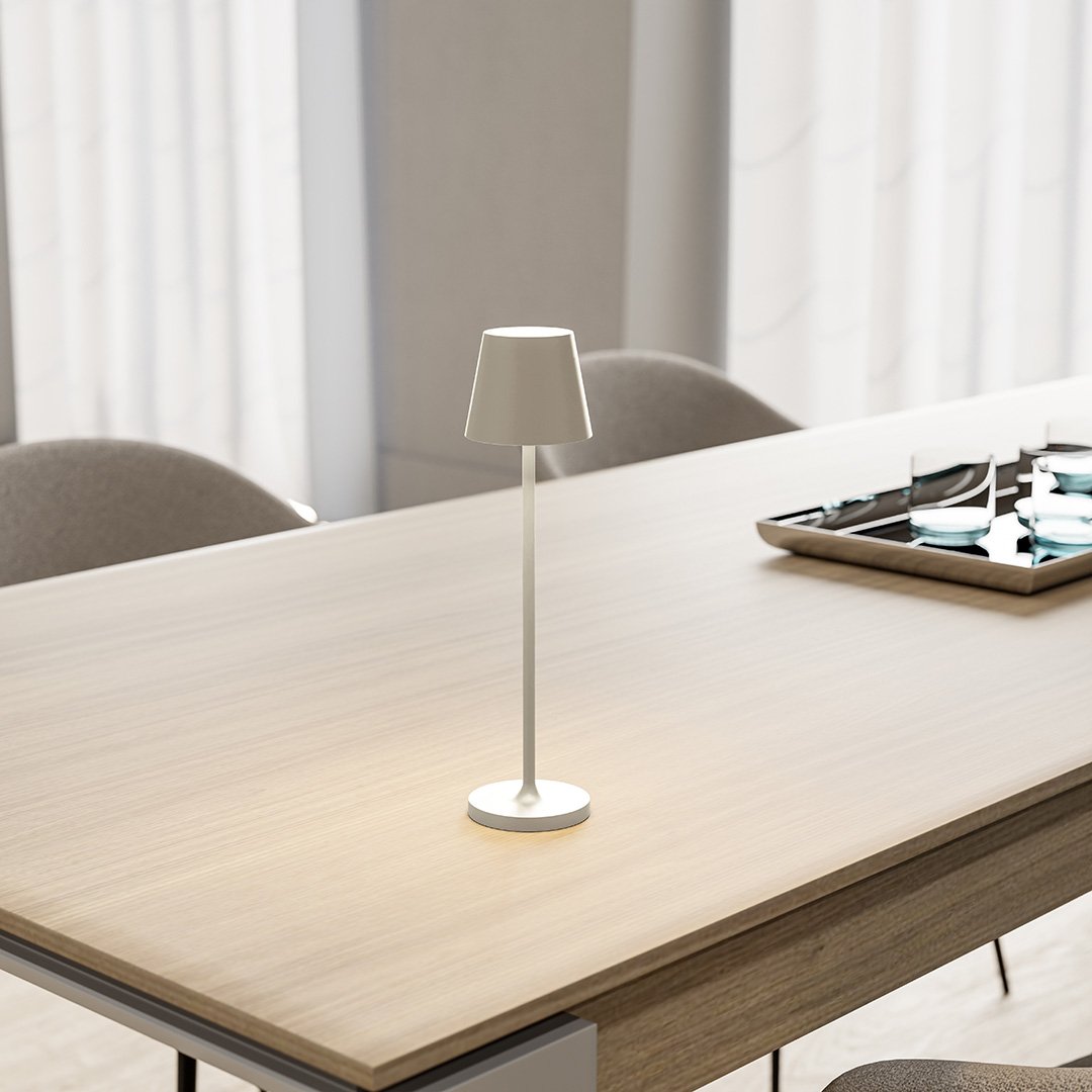 Avenir - Lampada da Tavolo con Paralume Conico in Alluminio