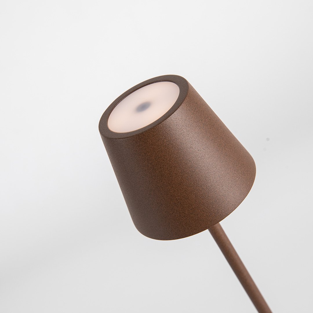 Avenir - Lampada da Tavolo con Paralume Conico in Alluminio